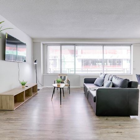 Modern Apartment At Crystal City 알링턴 외부 사진