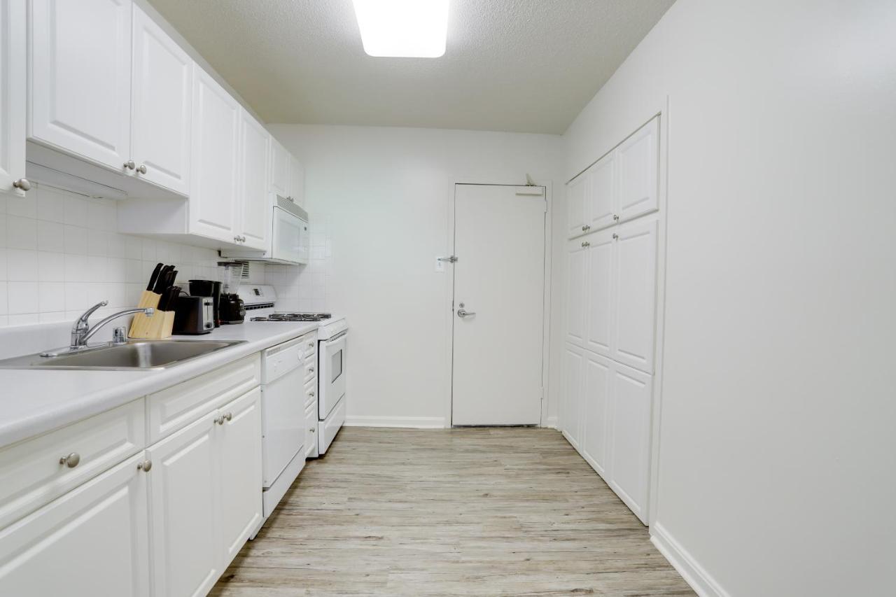 Modern Apartment At Crystal City 알링턴 외부 사진