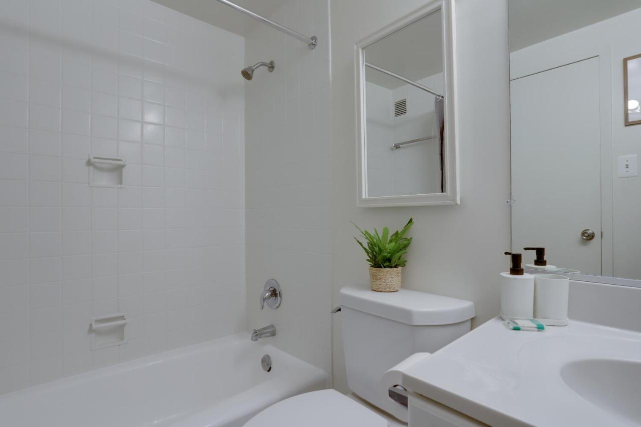 Modern Apartment At Crystal City 알링턴 외부 사진